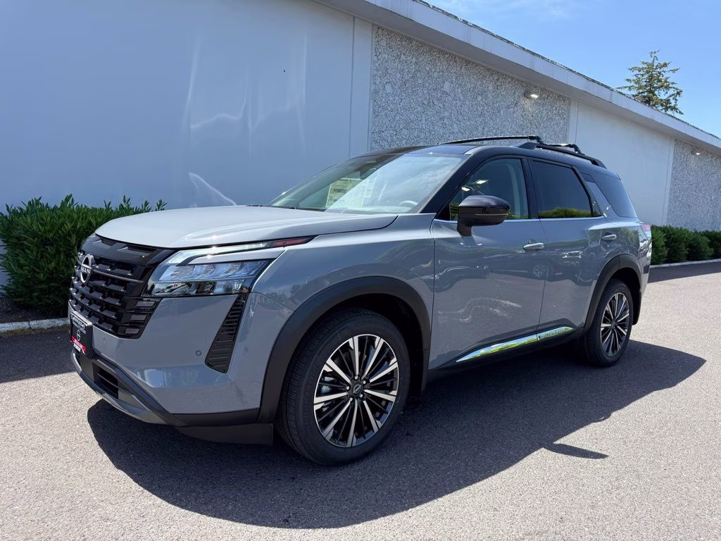 2026 Nissan Pathfinder Platinum 4WD's photo