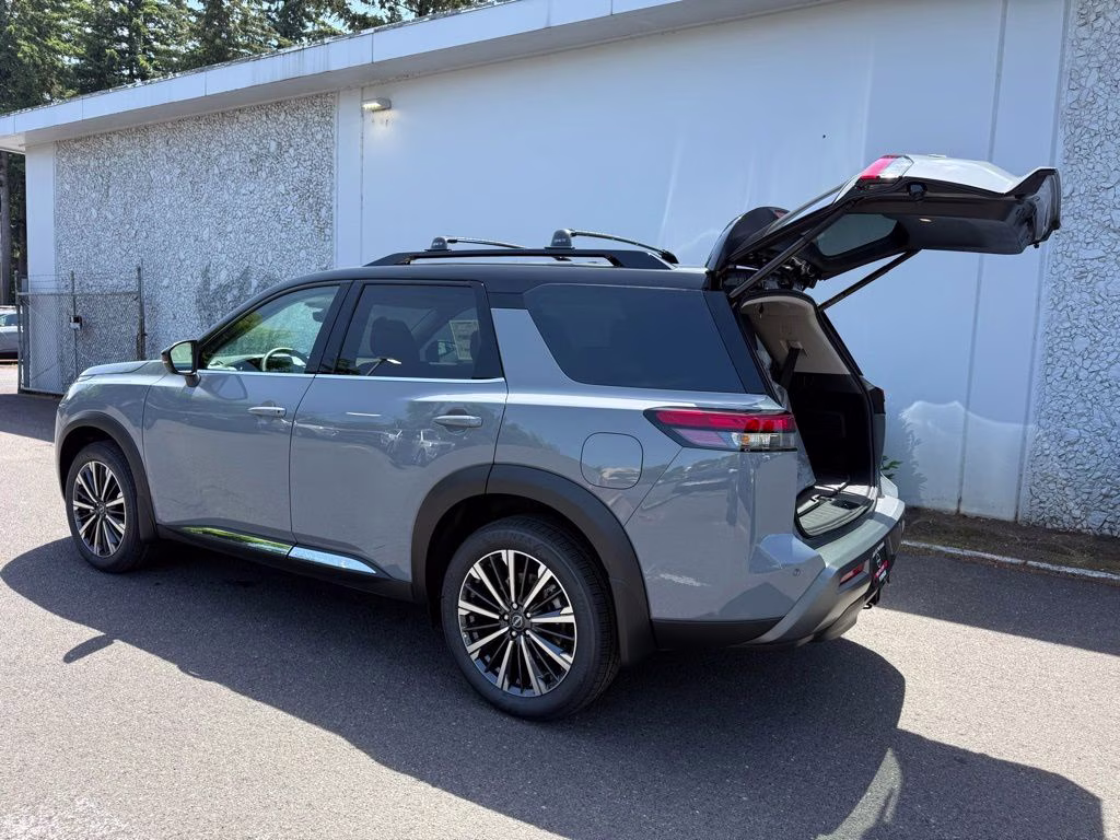 2026 Boulder Gray/Super Black Nissan Pathfinder Platinum 4X4 SUV