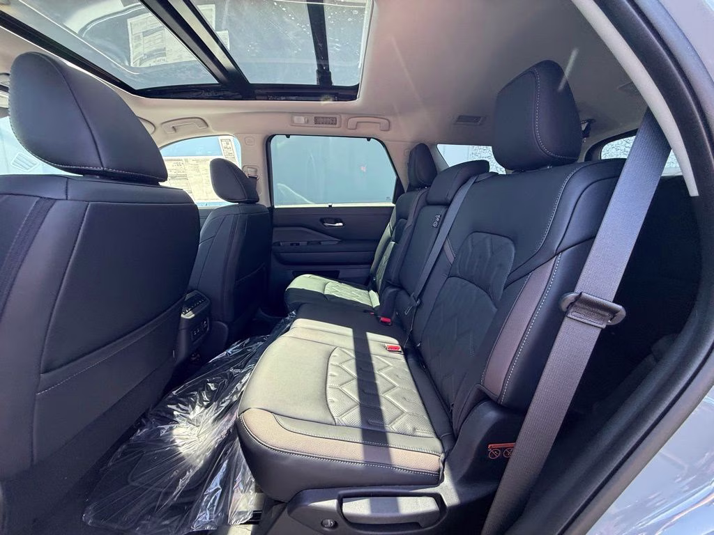 2026 Boulder Gray/Super Black Nissan Pathfinder Platinum 4X4 SUV