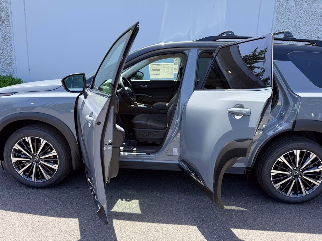 2026 Boulder Gray/Super Black Nissan Pathfinder Platinum 4X4 SUV