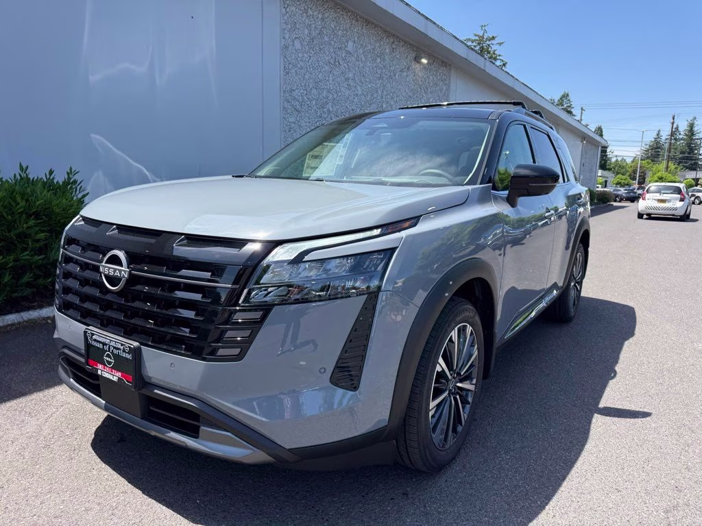 2026 Boulder Gray/Super Black Nissan Pathfinder Platinum 4X4 SUV