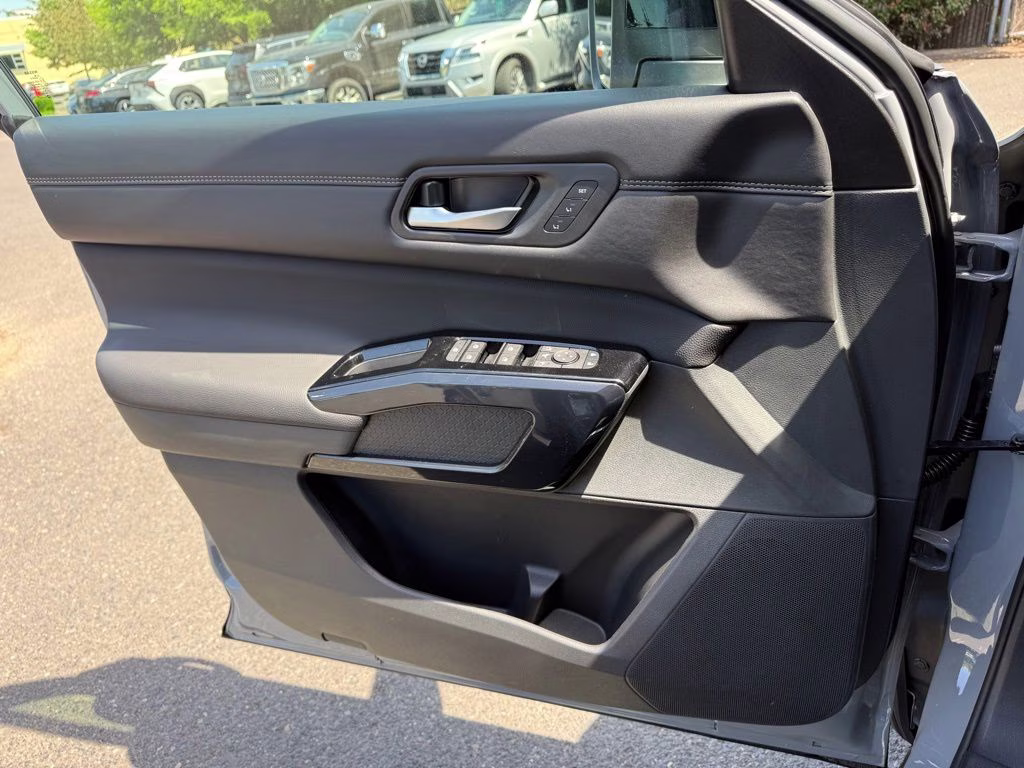 2026 Boulder Gray/Super Black Nissan Pathfinder Platinum 4X4 SUV