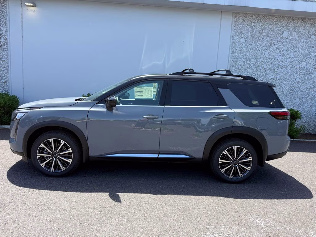 2026 Boulder Gray/Super Black Nissan Pathfinder Platinum 4X4 SUV