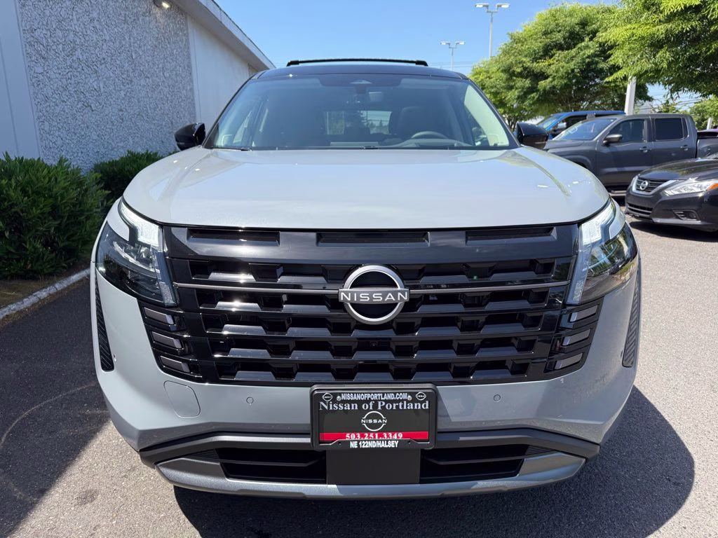 2026 Boulder Gray/Super Black Nissan Pathfinder Platinum 4X4 SUV