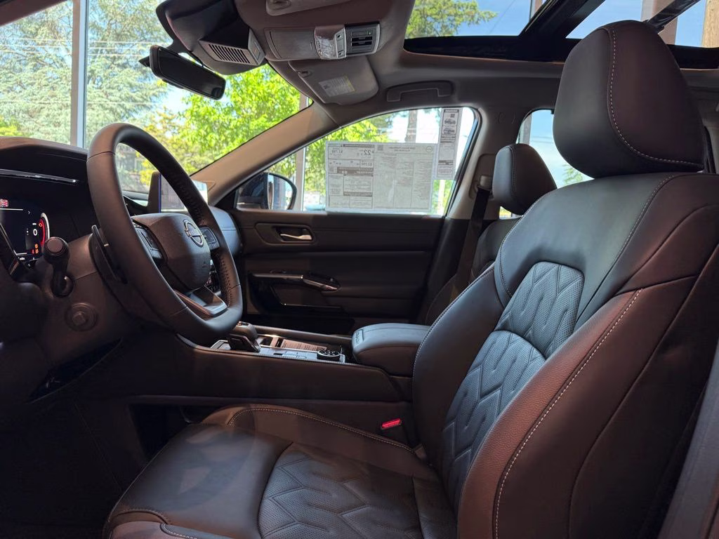 2026 Baltic Teal/Super Black Nissan Pathfinder Platinum 4X4 SUV