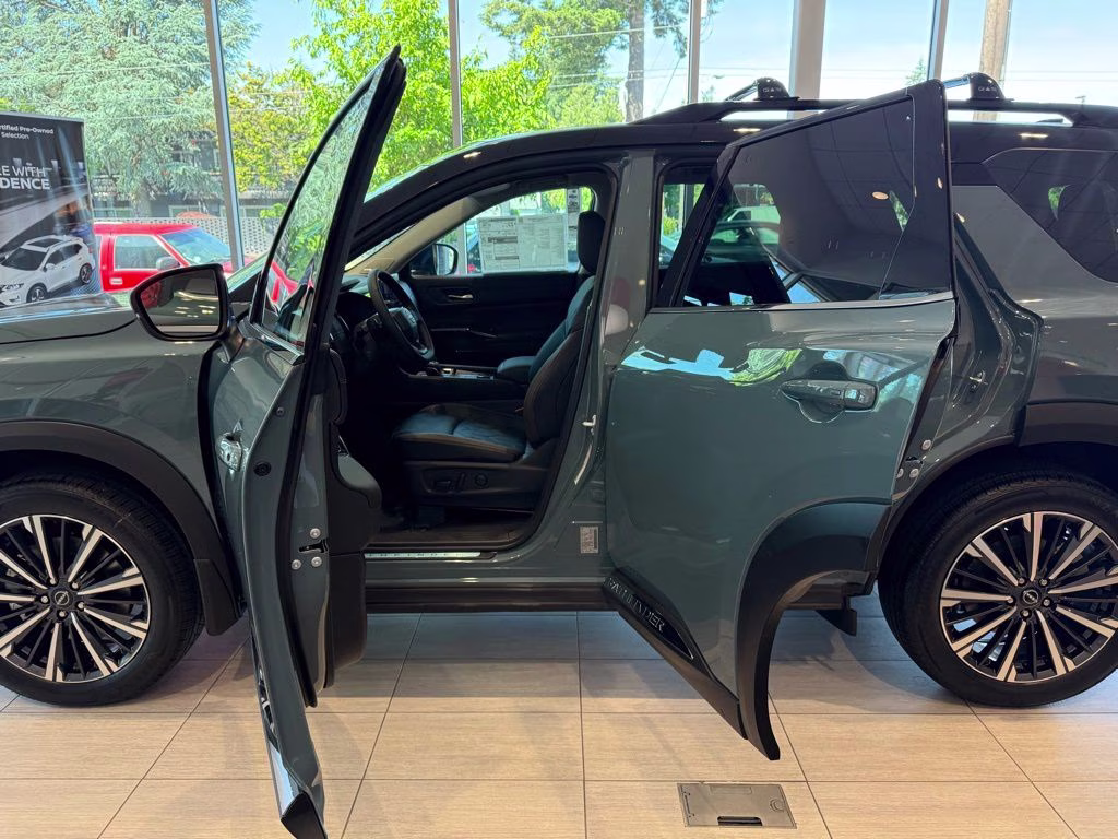 2026 Baltic Teal/Super Black Nissan Pathfinder Platinum 4X4 SUV