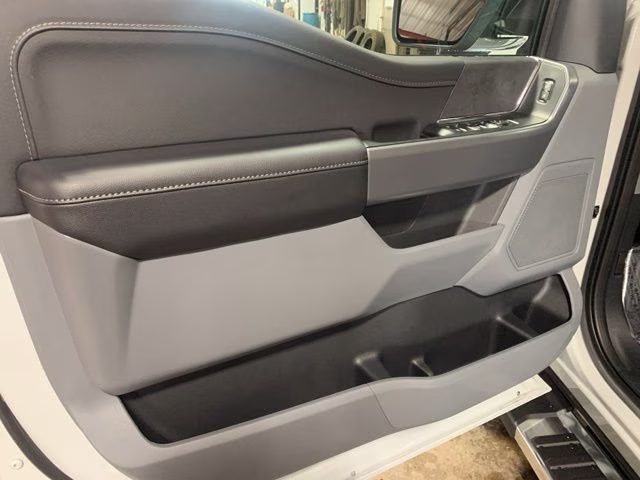 2026 Avalanche Ford F-150 XLT Chrome 4X4 Truck