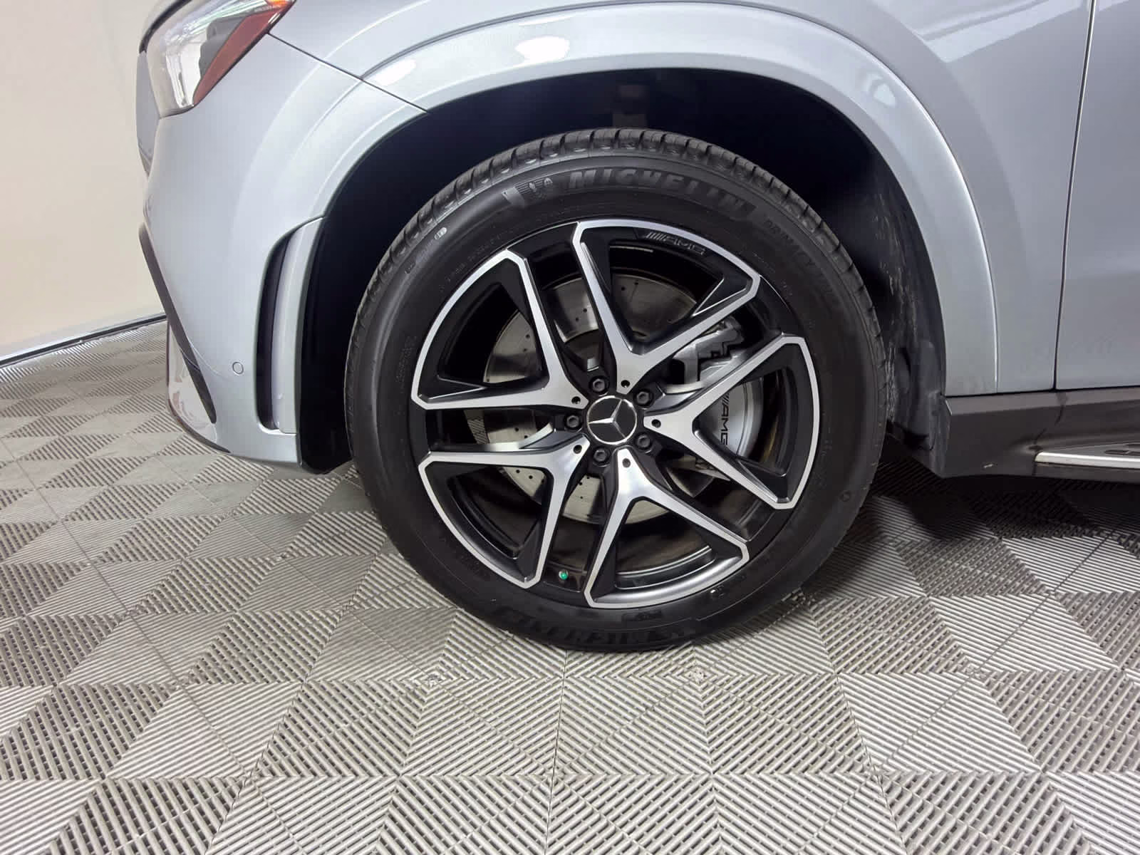 2023 Cirrus Silver Metallic Mercedes-Benz AMG GLE 53 AMG GLE 53 AWD SUV