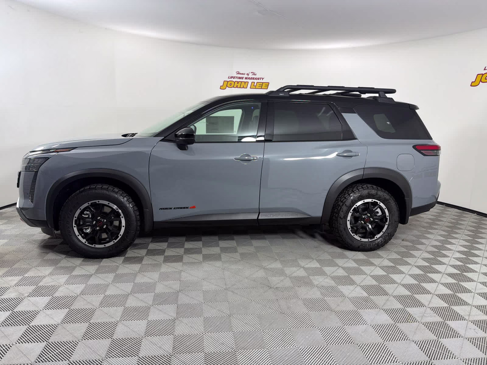 2026 Boulder Gray Pearl/Super Black Nissan Pathfinder Rock Creek 4X4 SUV