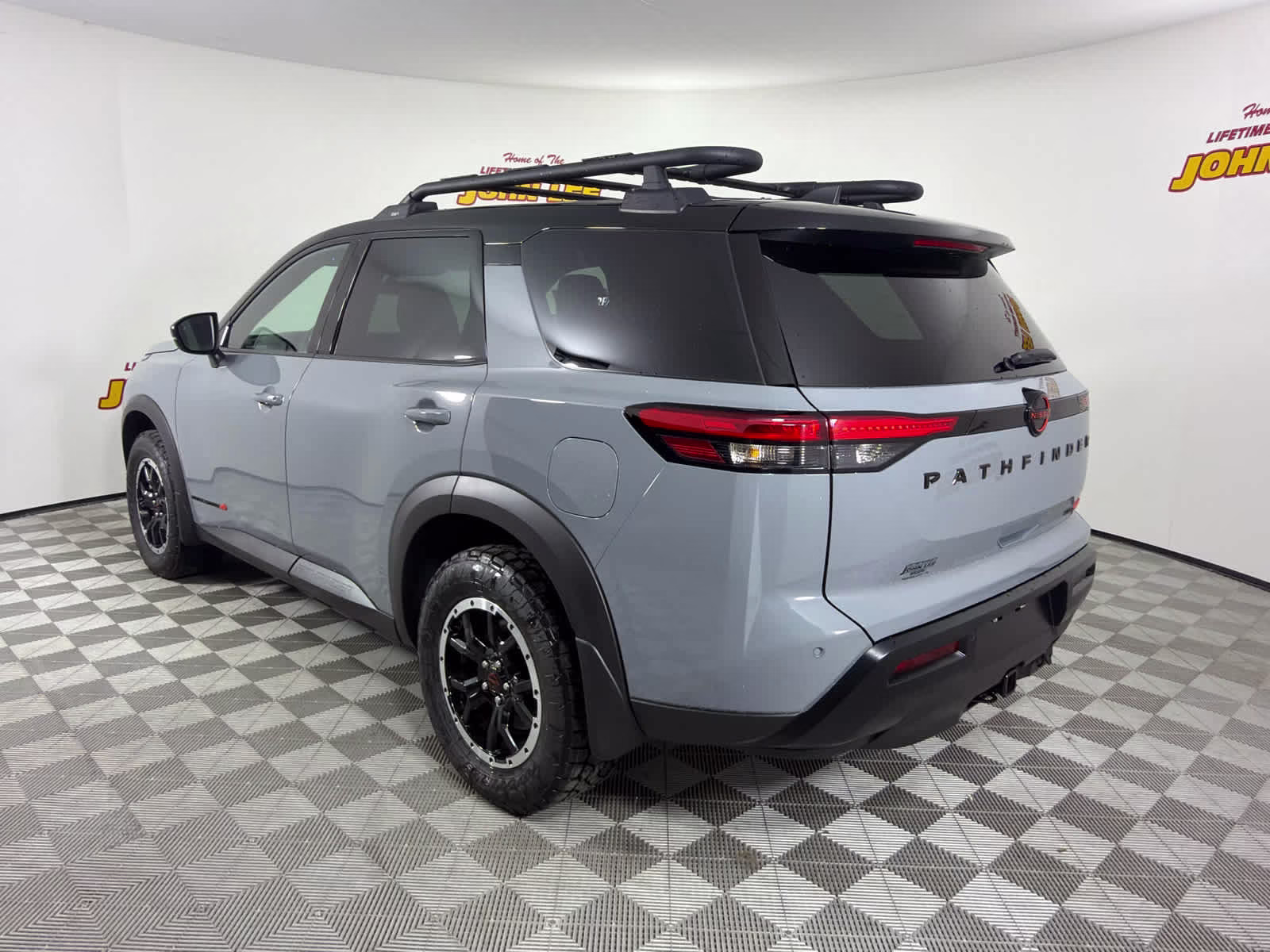 2026 Boulder Gray Pearl/Super Black Nissan Pathfinder Rock Creek 4X4 SUV
