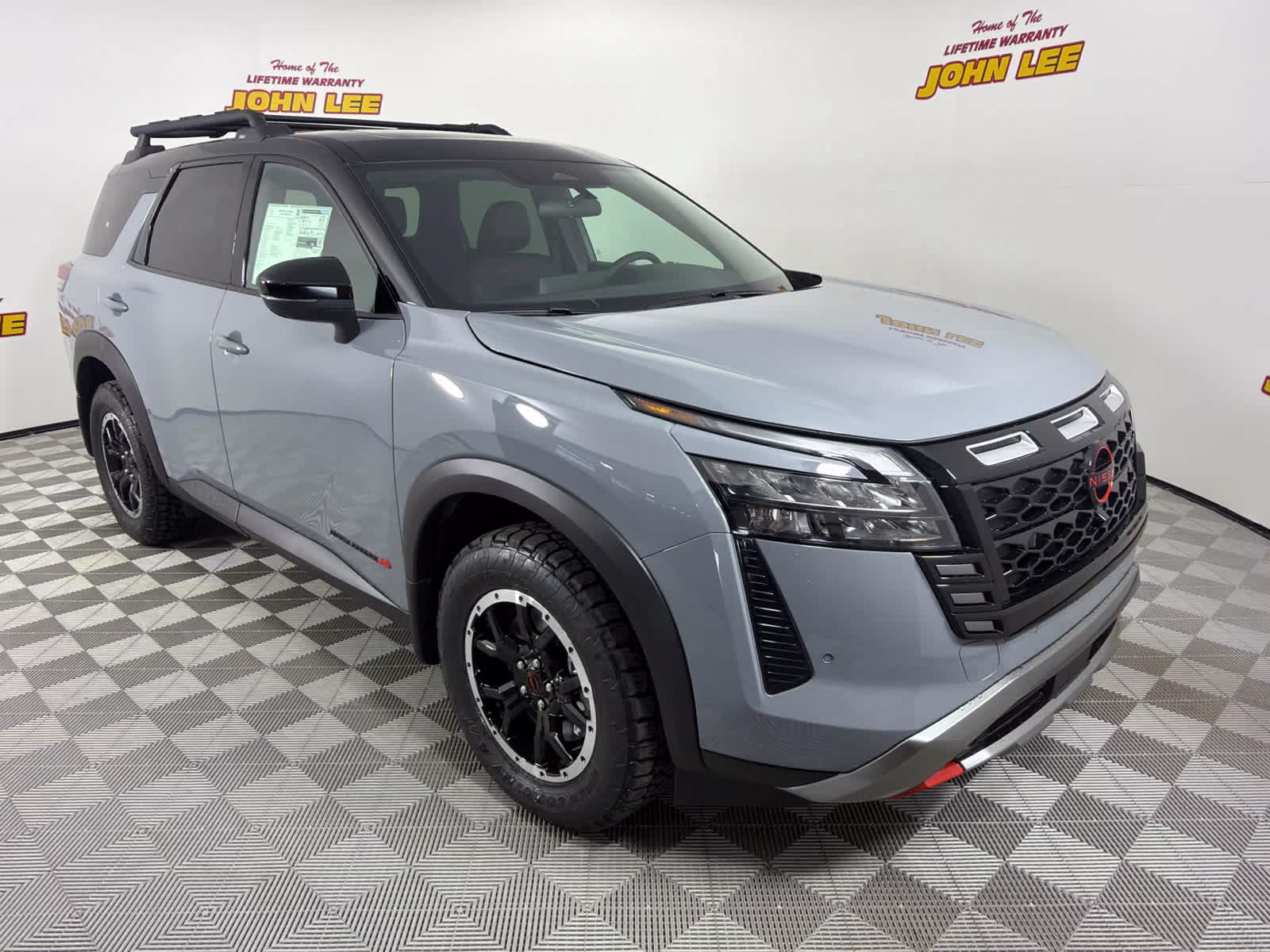 2026 Boulder Gray Pearl/Super Black Nissan Pathfinder Rock Creek 4X4 SUV