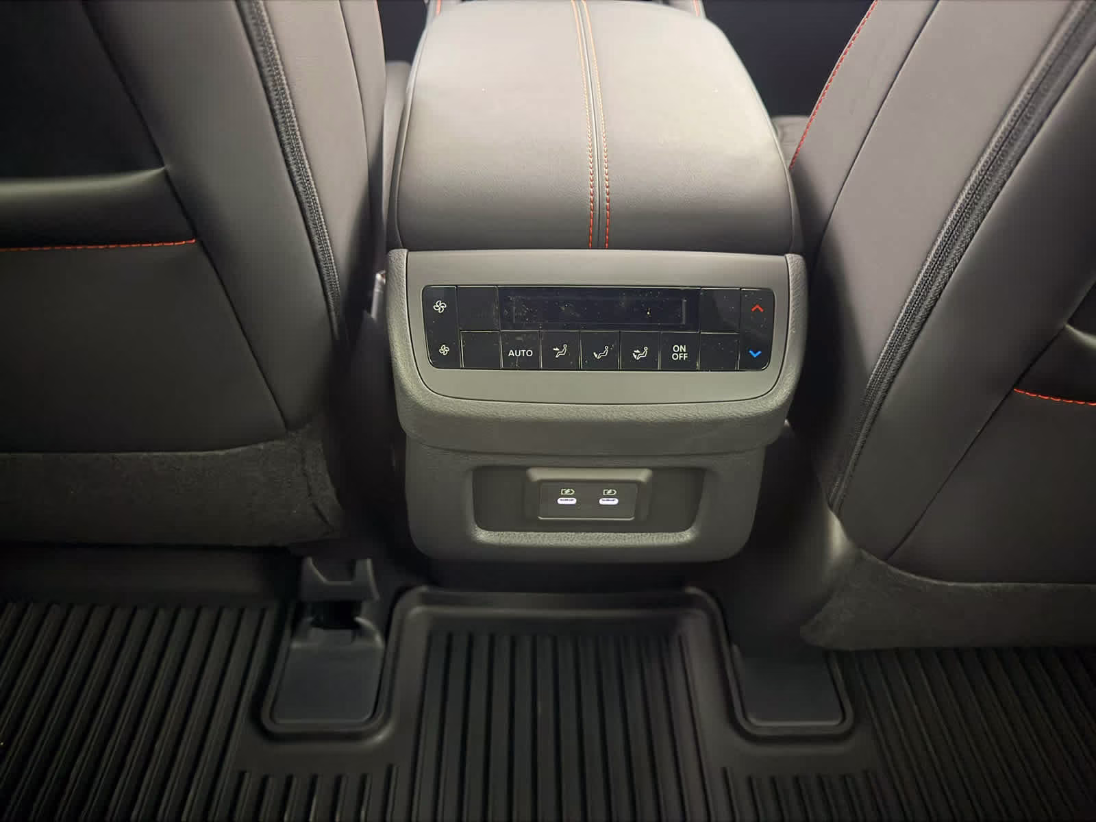 2026 Everest White Pearl Tricoat/Super Black Nissan Pathfinder Rock Creek 4X4 SUV