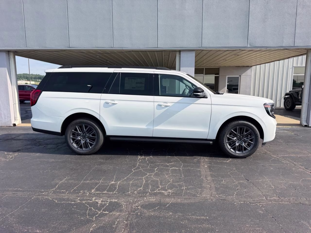 2026 Star White Metallic Tri-Coat Ford Expedition Max Platinum 4X4 SUV