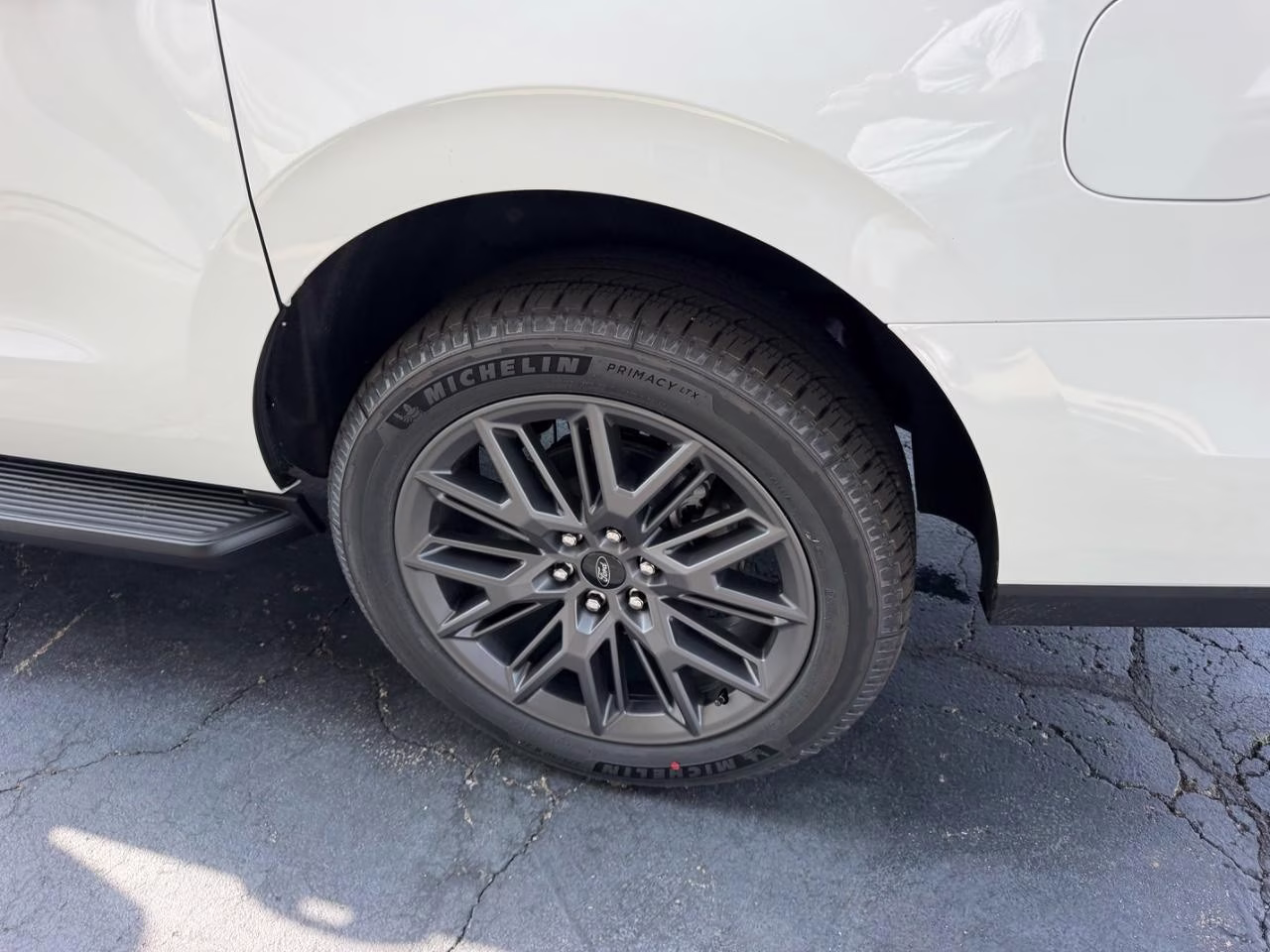 2026 Star White Metallic Tri-Coat Ford Expedition Max Platinum 4X4 SUV