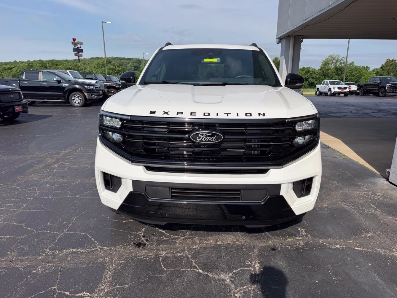 2026 Star White Metallic Tri-Coat Ford Expedition Max Platinum 4X4 SUV