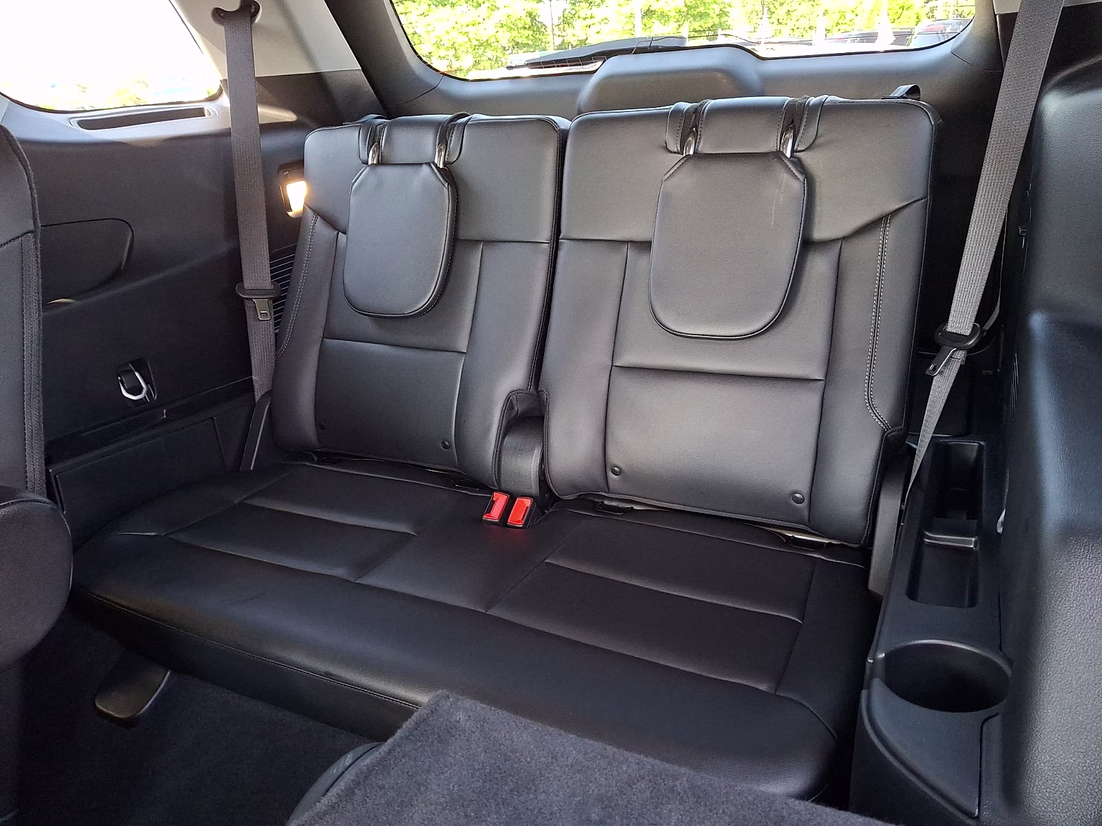 2023 Star White Metallic Tri-Coat - AZ Ford Explorer XLT 4X4