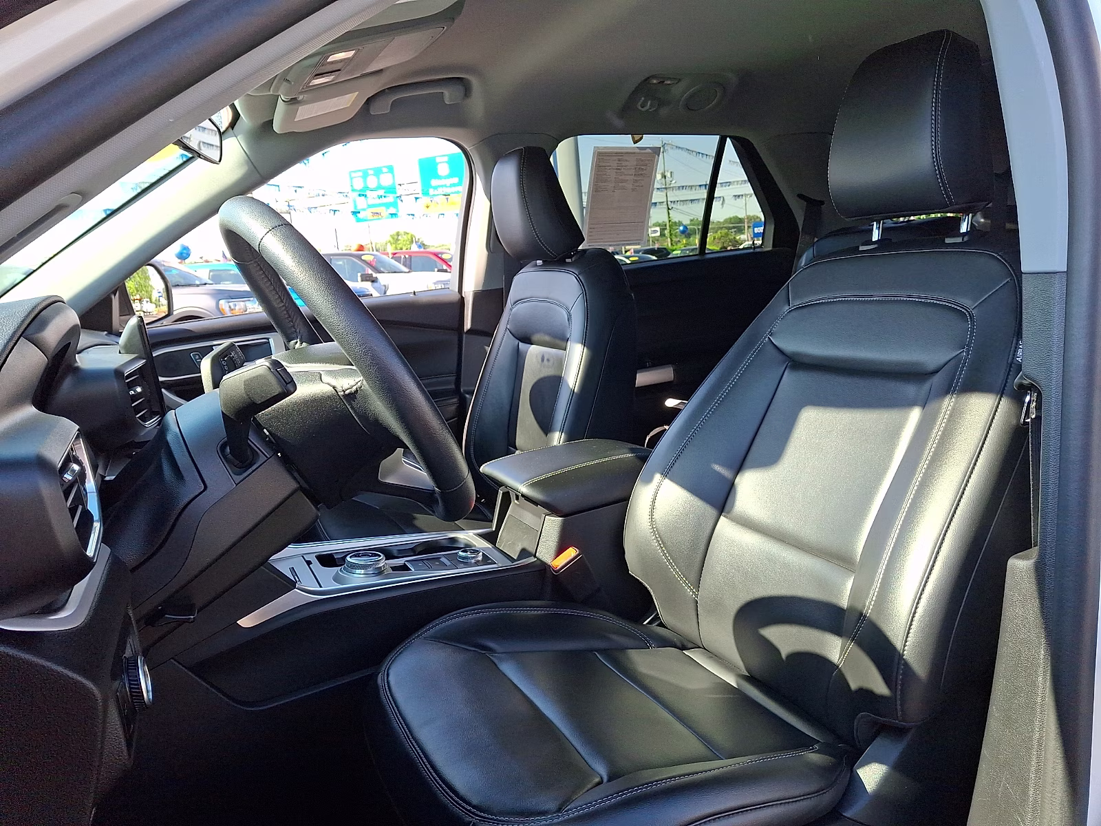 2023 Star White Metallic Tri-Coat - AZ Ford Explorer XLT 4X4