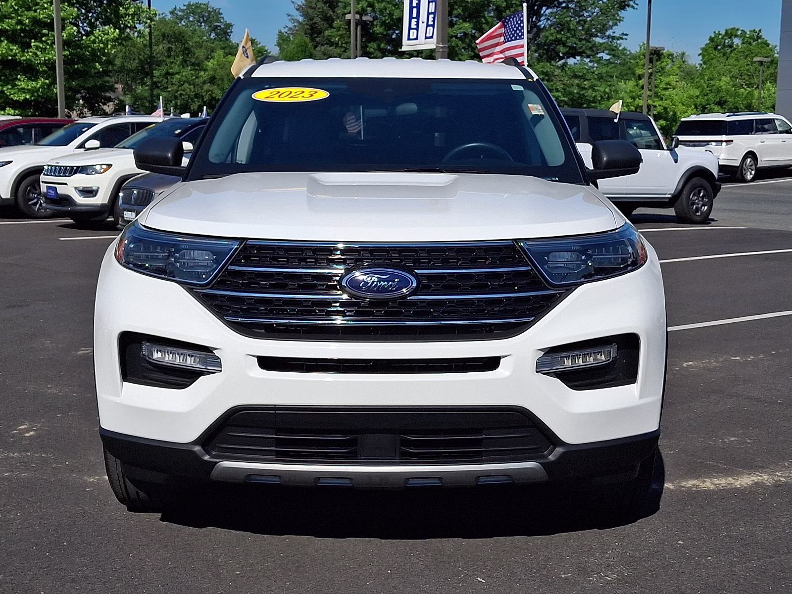 2023 Star White Metallic Tri-Coat - AZ Ford Explorer XLT 4X4