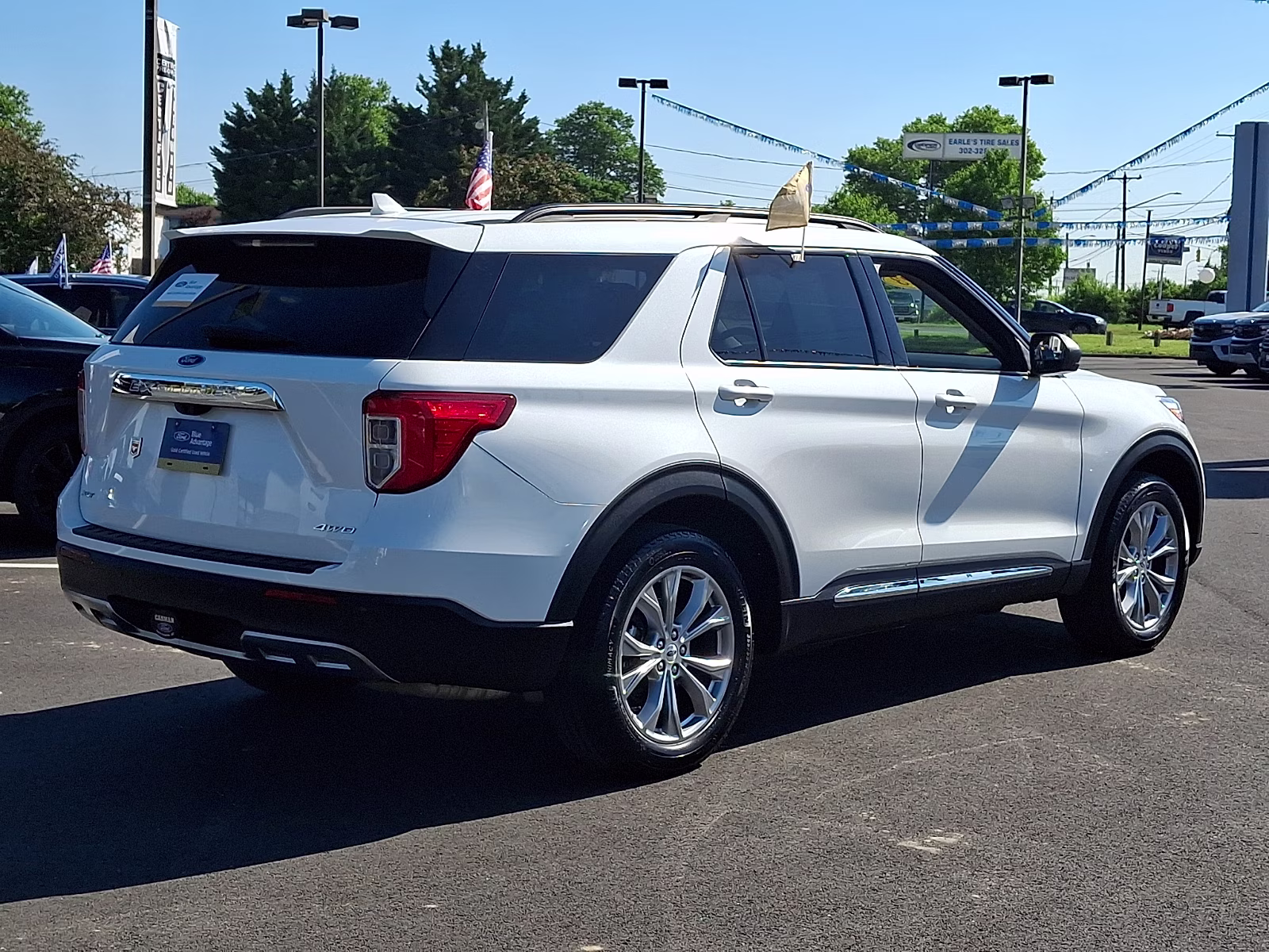 2023 Star White Metallic Tri-Coat - AZ Ford Explorer XLT 4X4