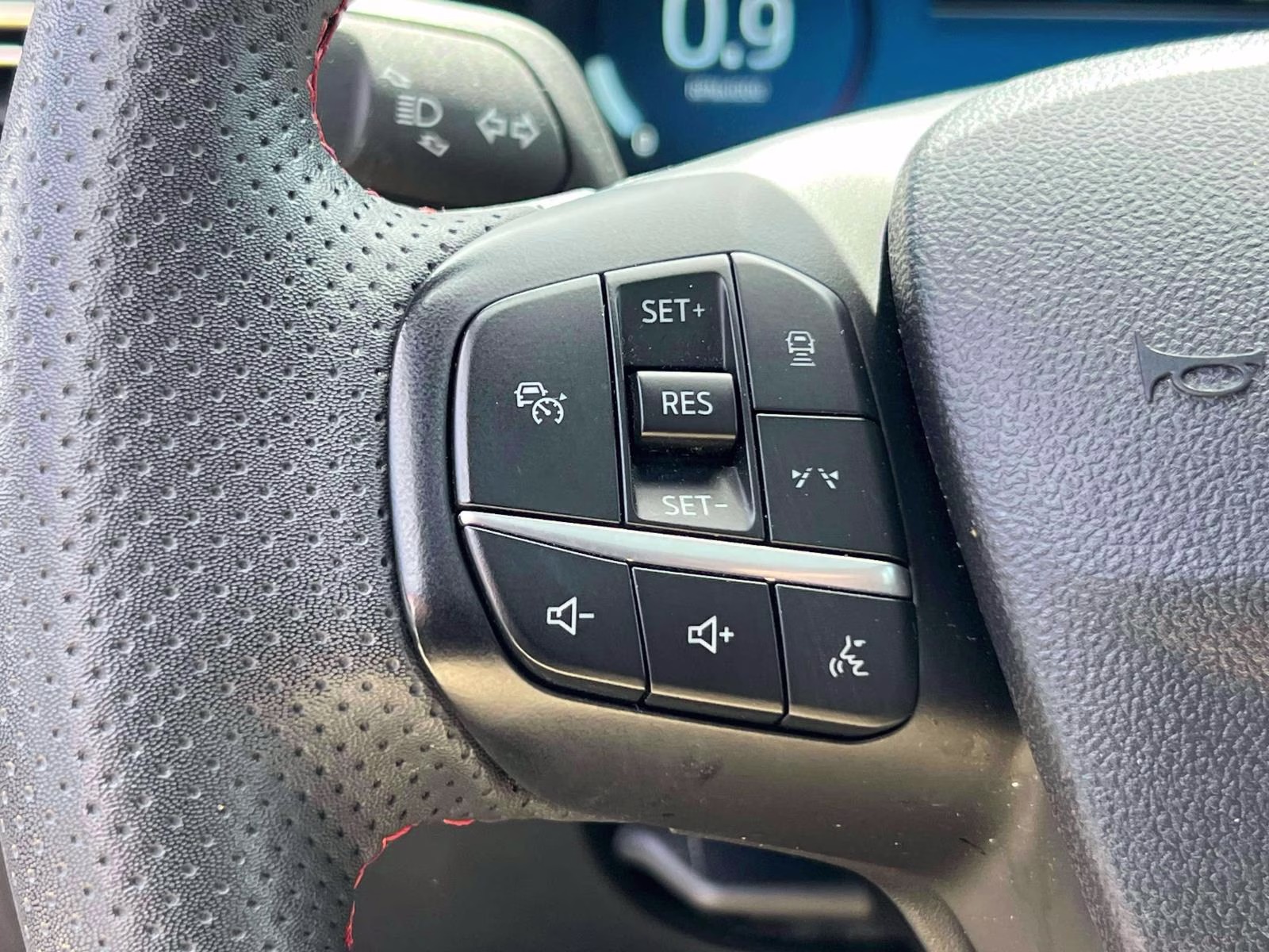 2023 White Ford Escape ST-Line Elite AWD AWD SUV