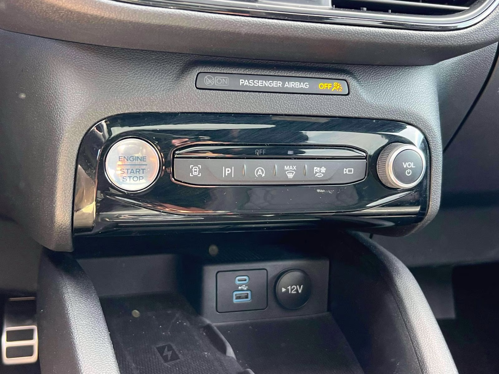 2023 White Ford Escape ST-Line Elite AWD AWD SUV