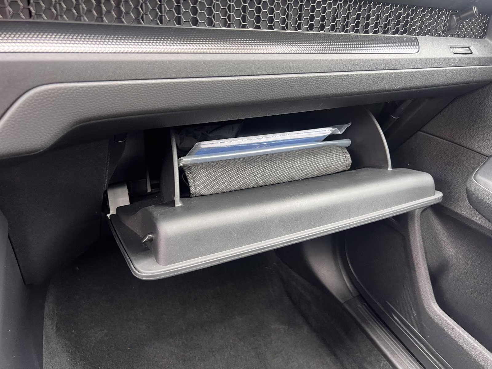 2025 White Honda CR-V Hybrid Sport-L AWD SUV
