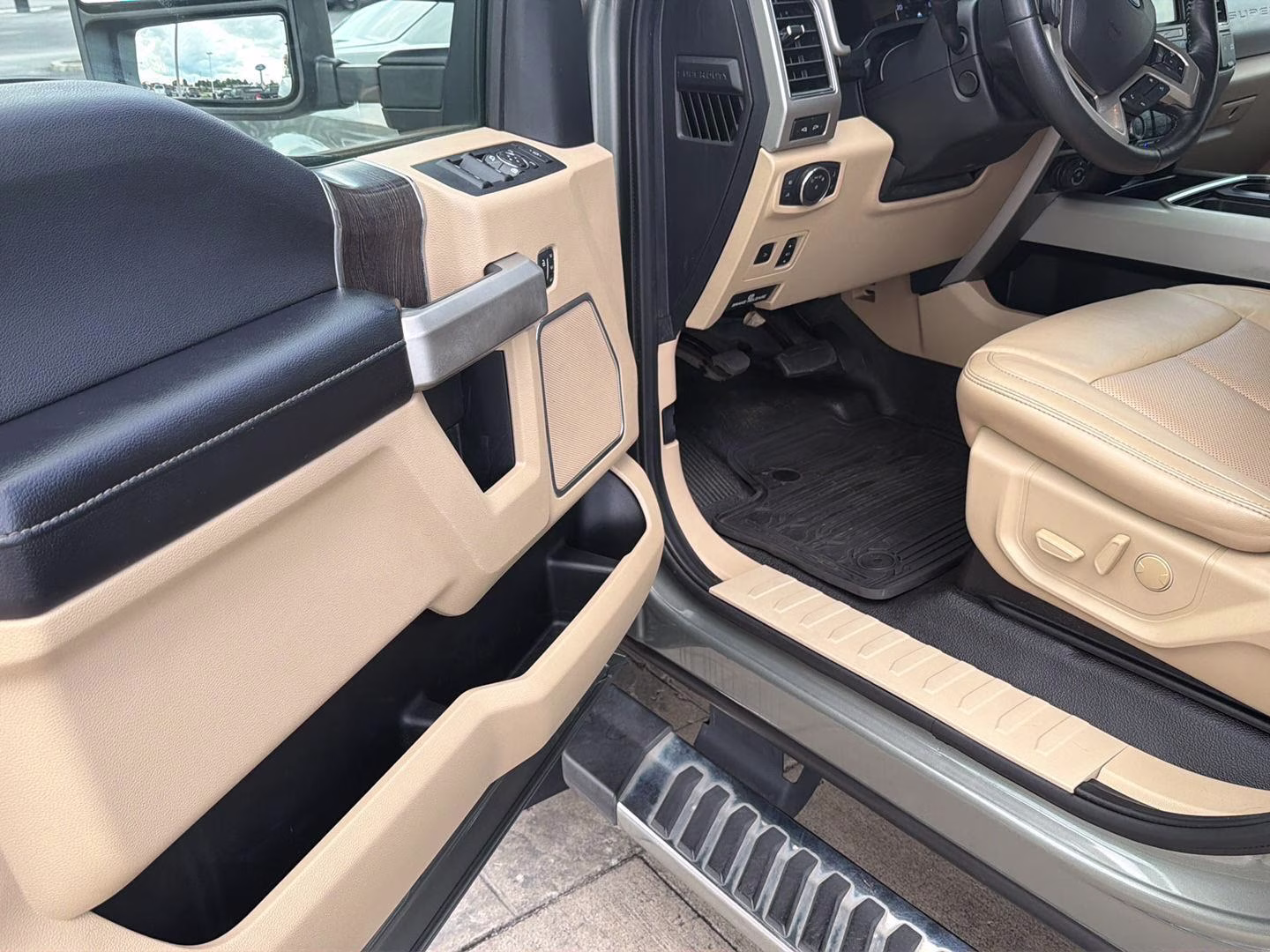 2020 Silver Spruce Ford Super Duty F-450 DRW Lariat 4X4 Truck