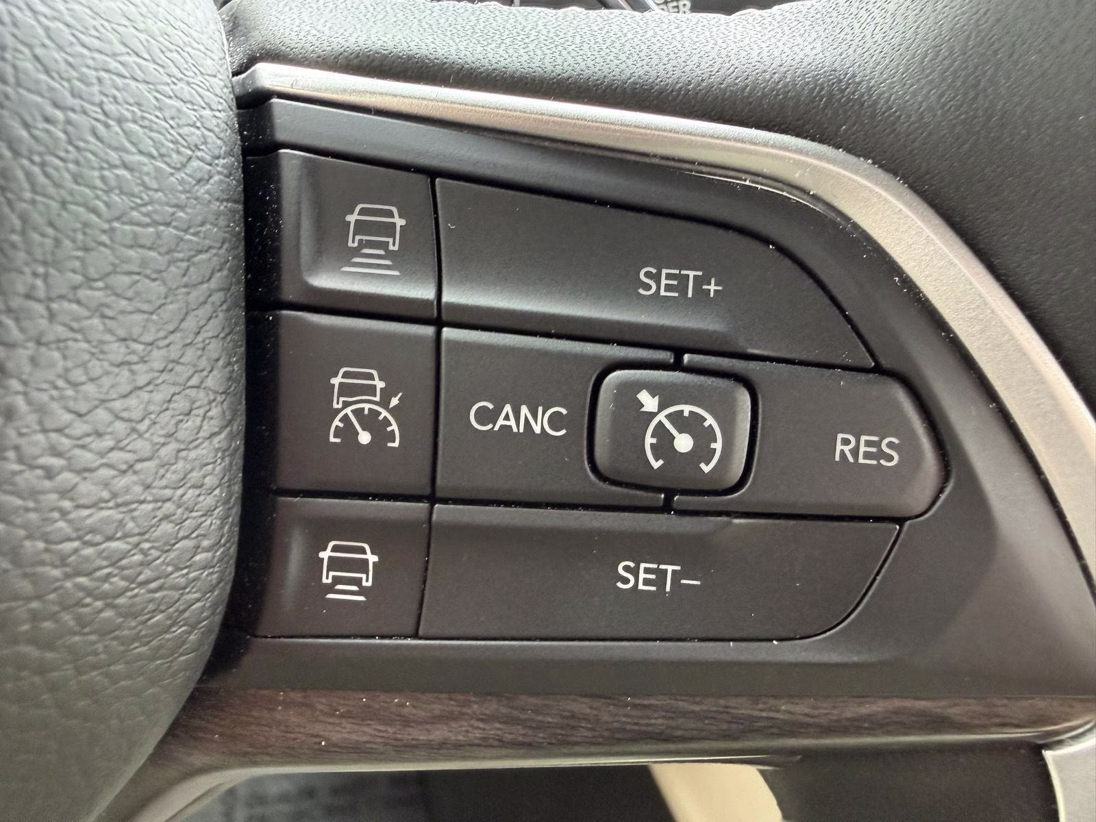 2025 Baltic Gray Metallic Clearcoat Jeep Grand Cherokee L Limited 4X4 SUV