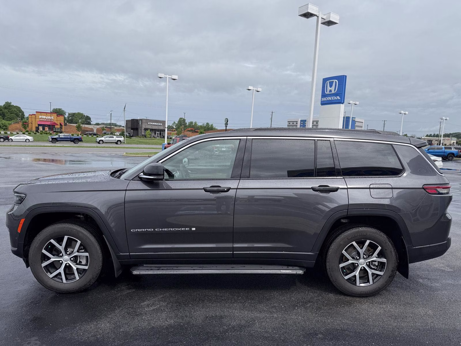 2025 Baltic Gray Metallic Clearcoat Jeep Grand Cherokee L Limited 4X4 SUV