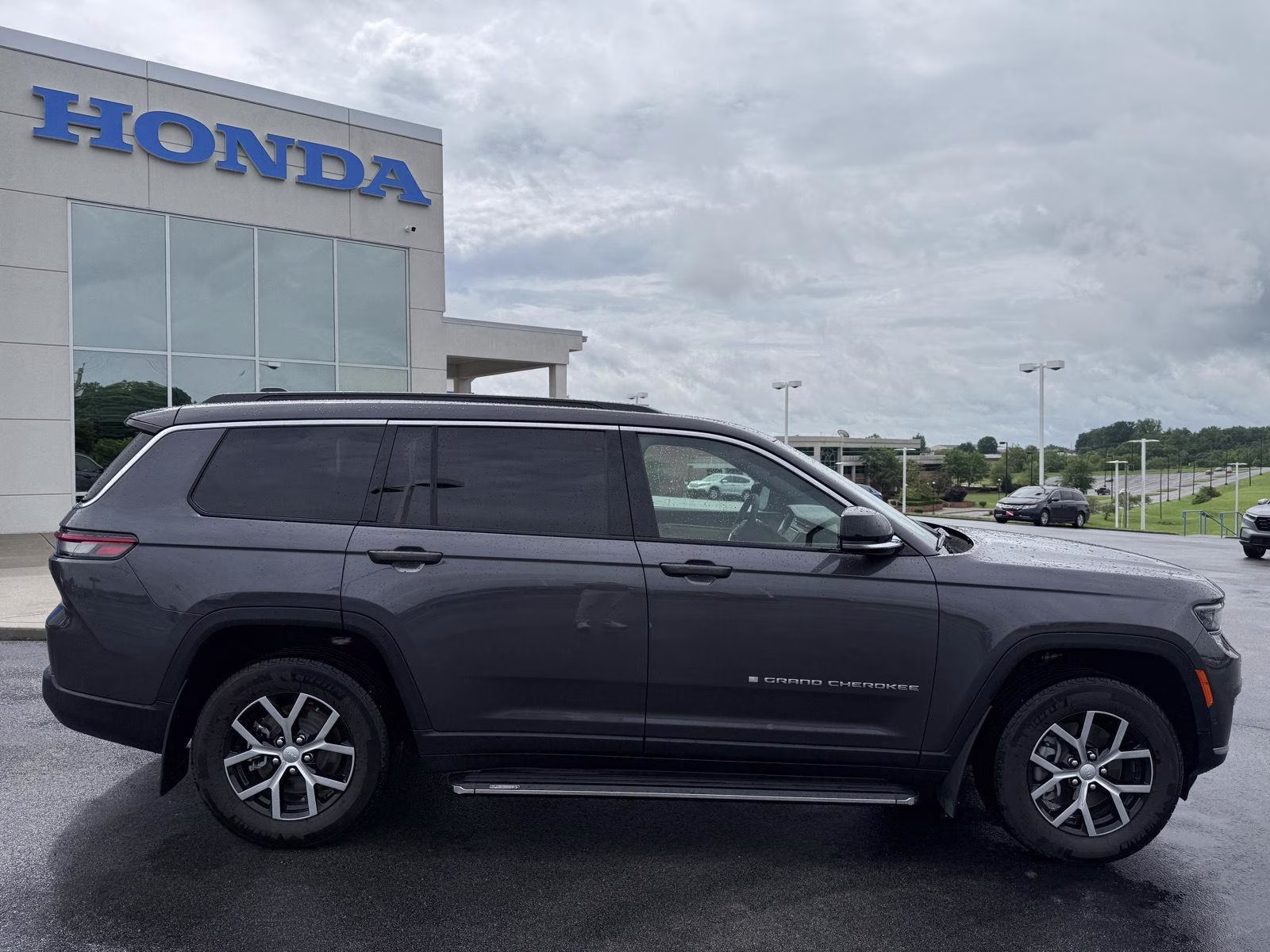 2025 Baltic Gray Metallic Clearcoat Jeep Grand Cherokee L Limited 4X4 SUV