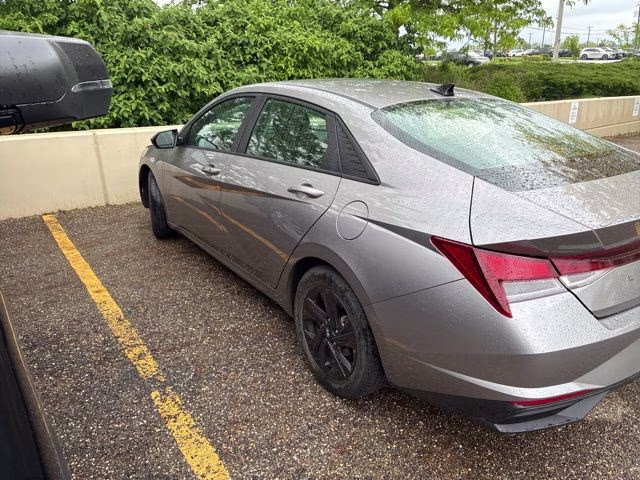 2022 Gray Hyundai Elantra SEL FWD Sedan