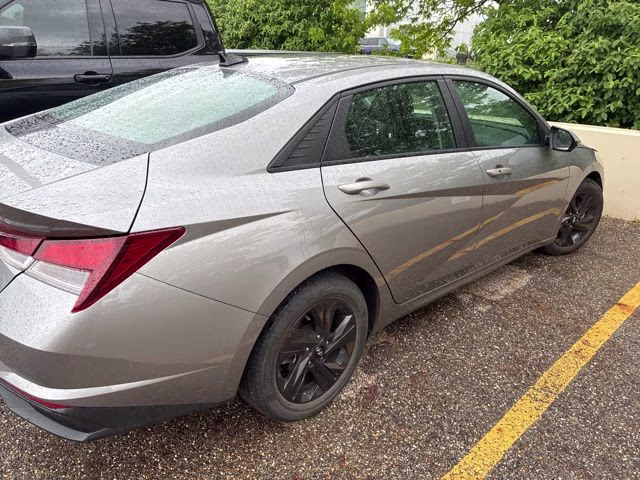 2022 Gray Hyundai Elantra SEL FWD Sedan