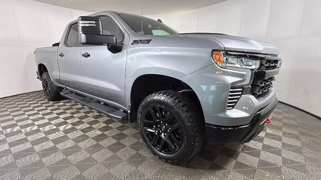 2023 Sterling Gray Metallic Chevrolet Silverado 1500 LT Trail Boss 4X4 Truck