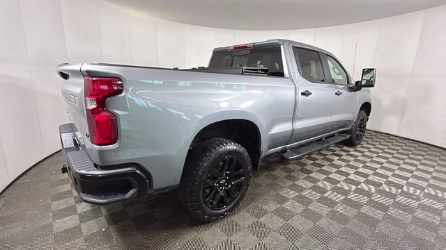 2023 Sterling Gray Metallic Chevrolet Silverado 1500 LT Trail Boss 4X4 Truck