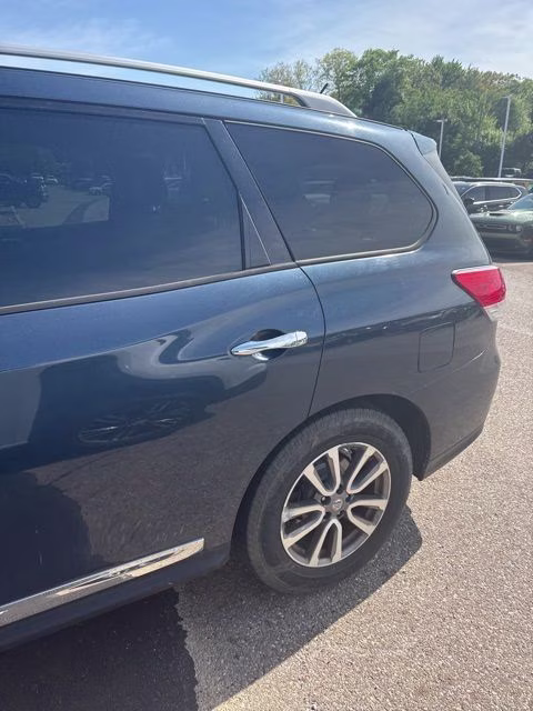2015 Arctic Blue Metallic Nissan Pathfinder SL 4X4 SUV