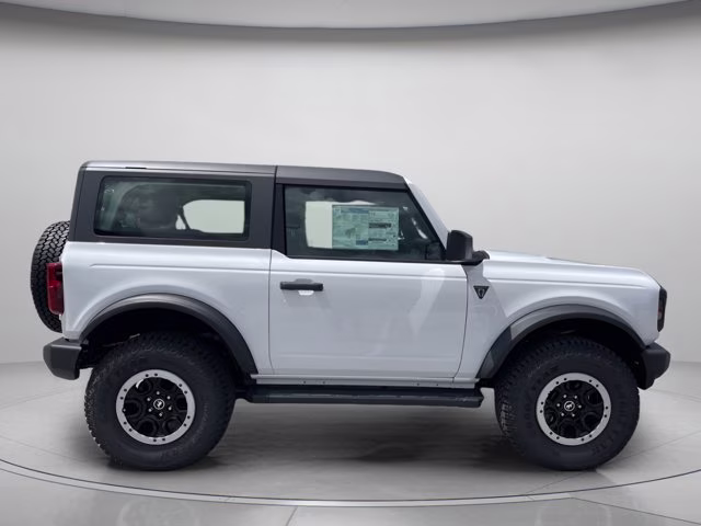 2026 Oxford White Ford Bronco Base 4X4 Convertible