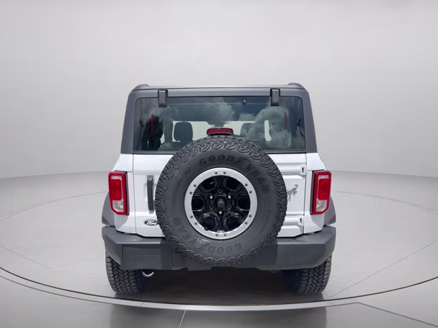 2026 Oxford White Ford Bronco Base 4X4 Convertible