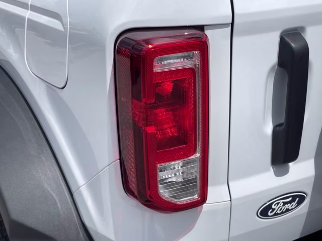 2026 Oxford White Ford Bronco Base 4X4 Convertible
