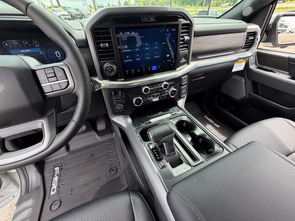 2026 Avalanche Ford F-150 LARIAT 4X4 Truck