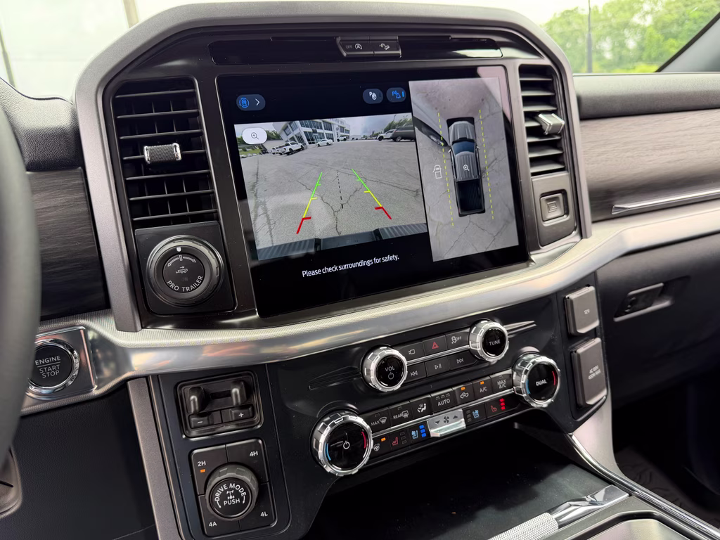 2026 Avalanche Ford F-150 LARIAT 4X4 Truck