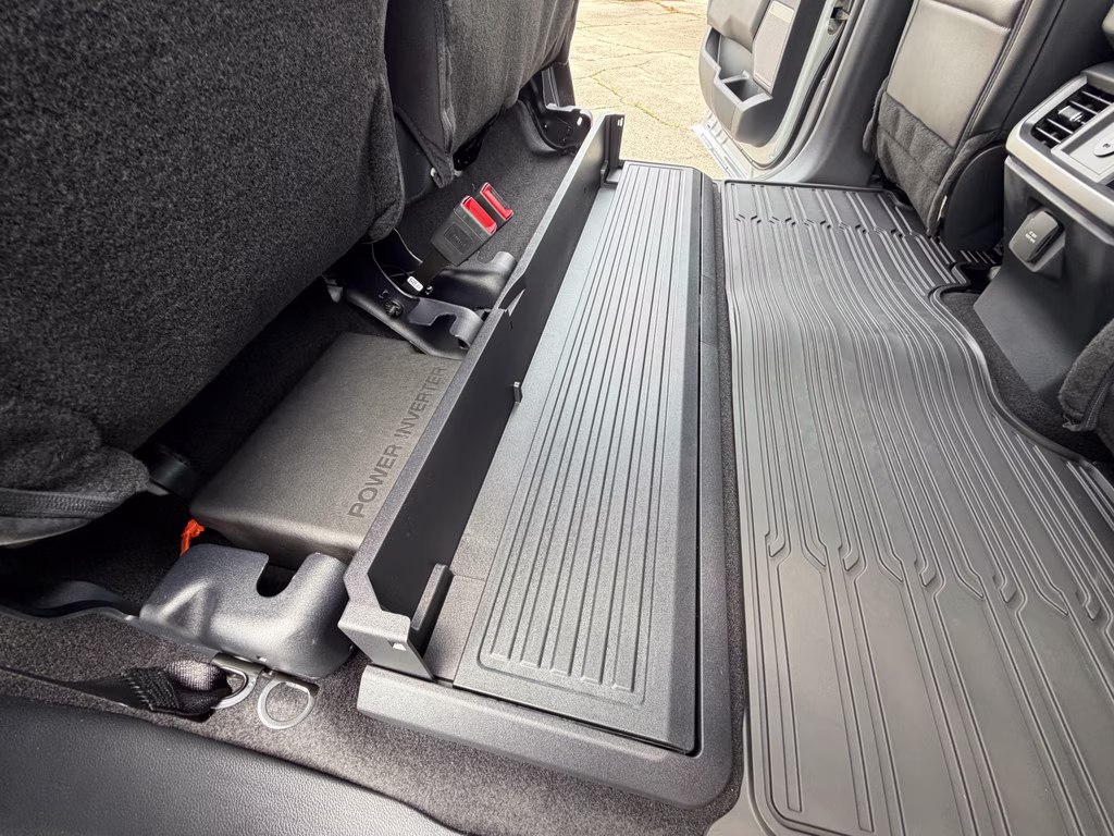 2026 Avalanche Ford F-150 LARIAT 4X4 Truck