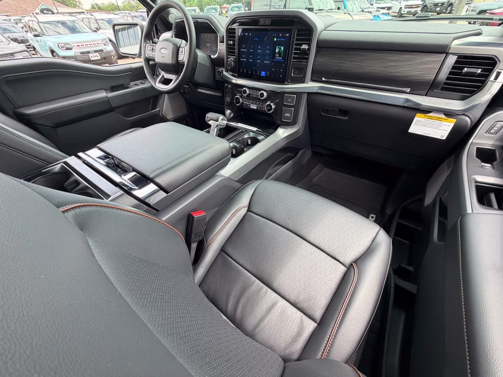 2026 Avalanche Ford F-150 LARIAT 4X4 Truck