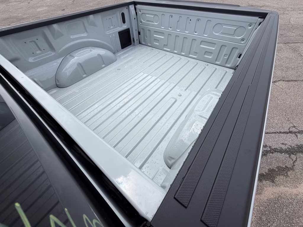 2026 Avalanche Ford F-150 LARIAT 4X4 Truck