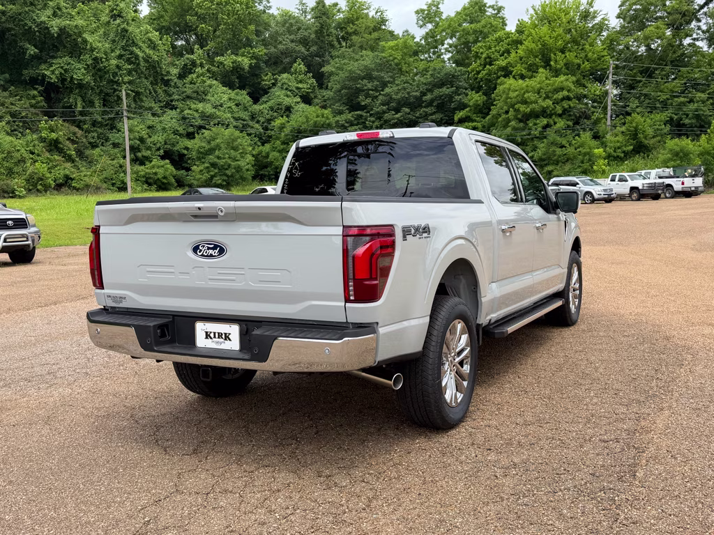 2026 Avalanche Ford F-150 LARIAT 4X4 Truck
