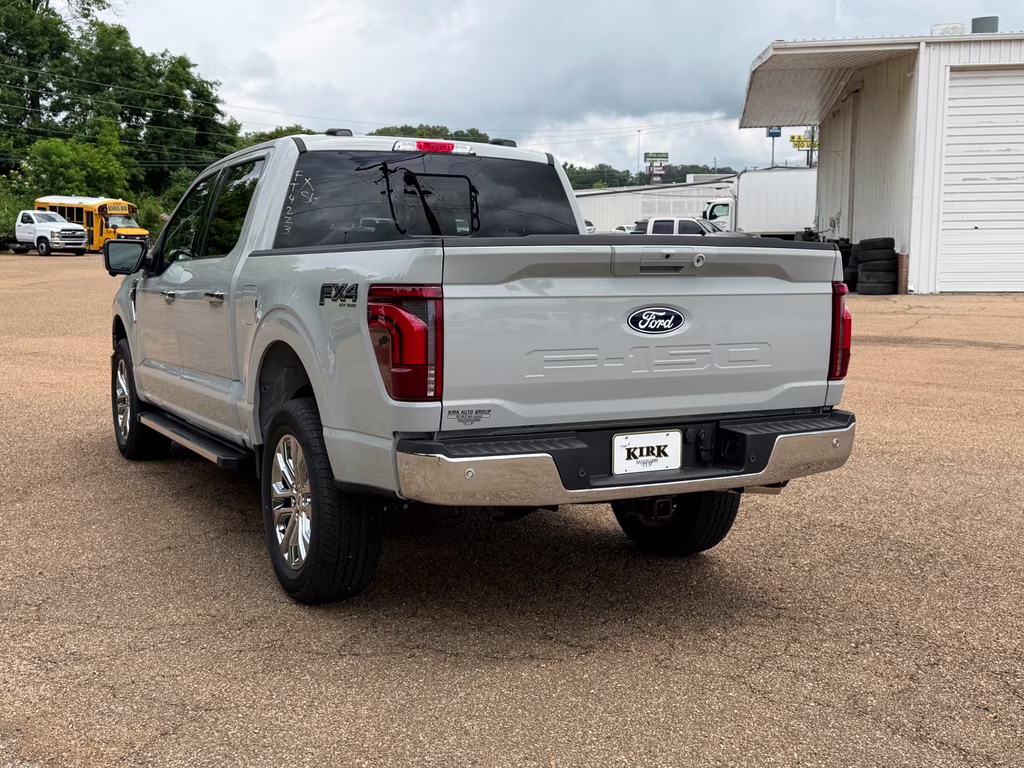 2026 Avalanche Ford F-150 LARIAT 4X4 Truck