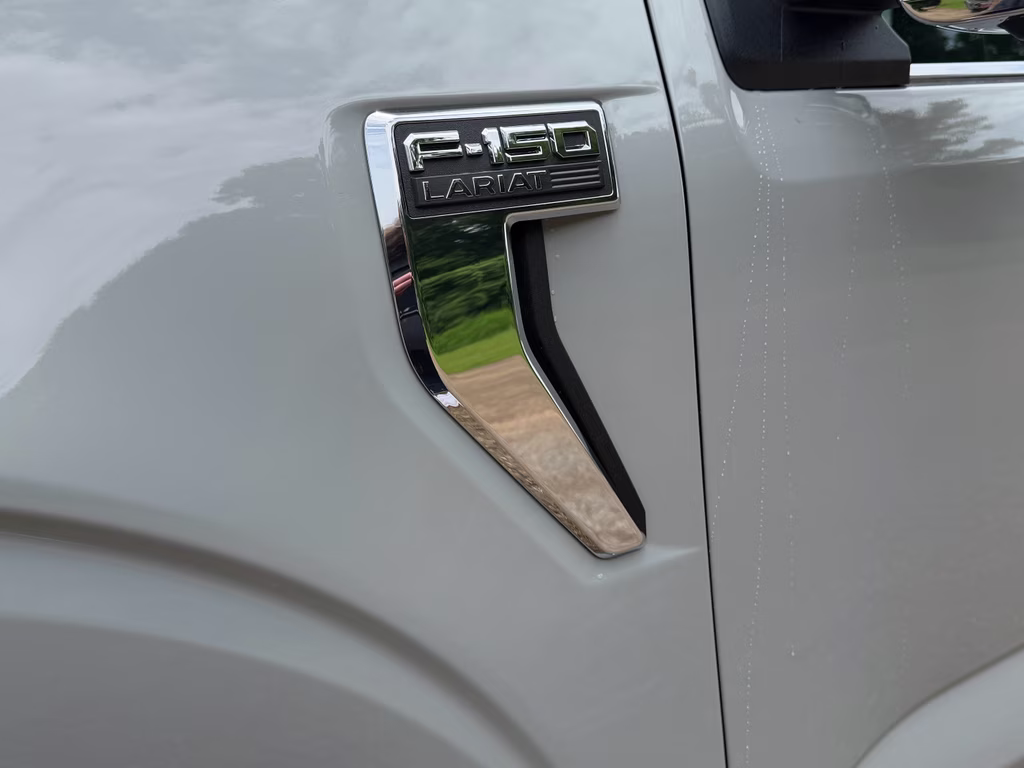 2026 Avalanche Ford F-150 LARIAT 4X4 Truck