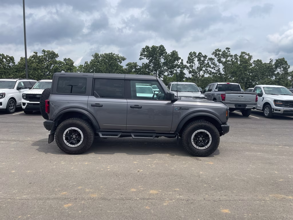 2023 Carbonized Gray Metallic Ford Bronco Black Diamond 4X4 SUV