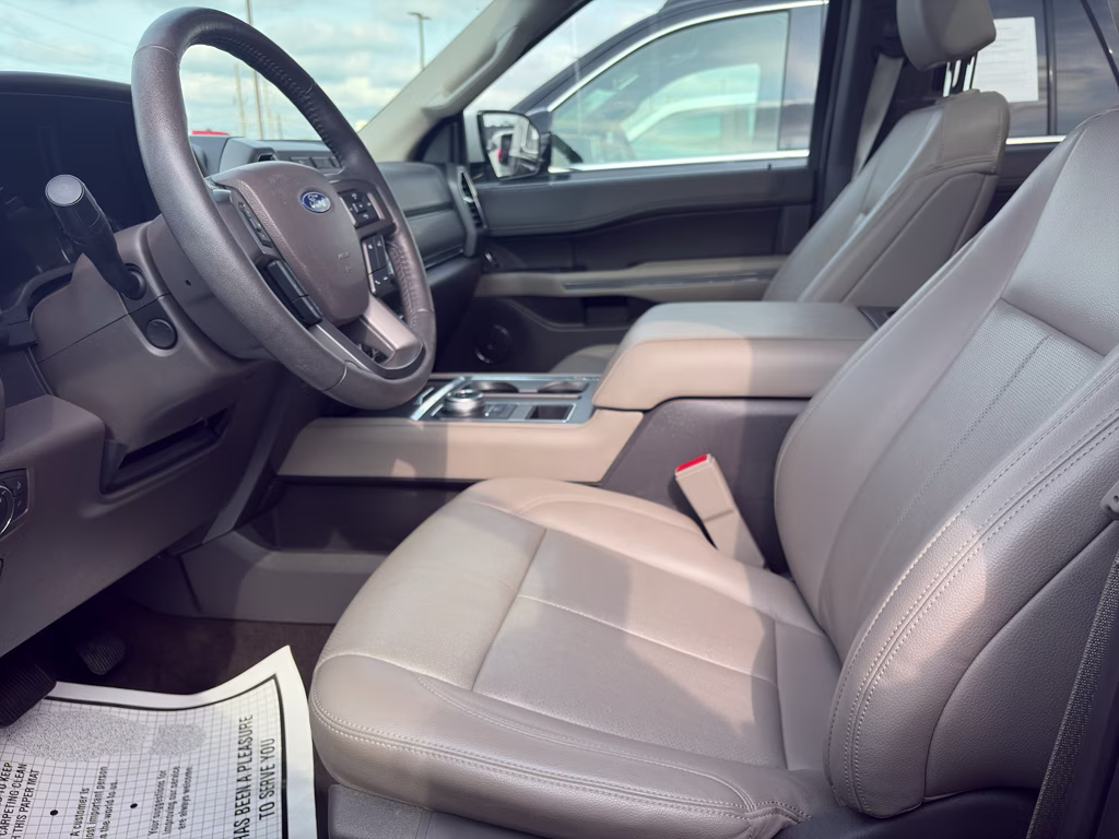 2019 WHITE PLATINUM MET TRI-COAT Ford Expedition XLT RWD SUV