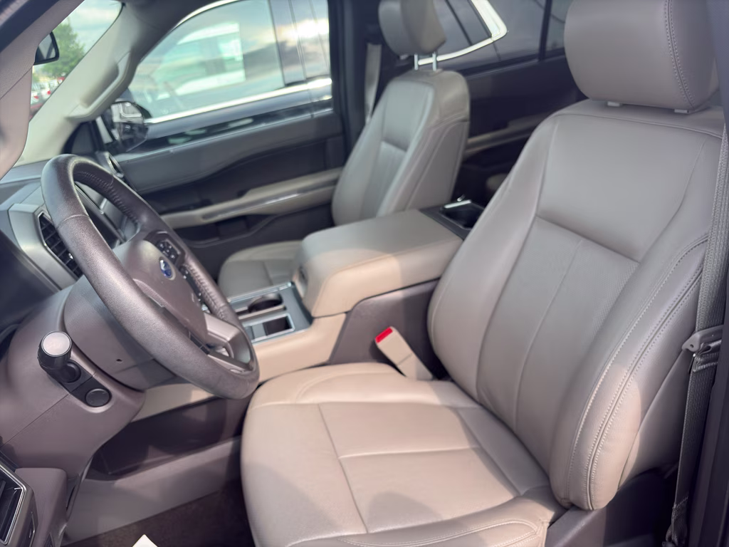 2019 WHITE PLATINUM MET TRI-COAT Ford Expedition XLT RWD SUV