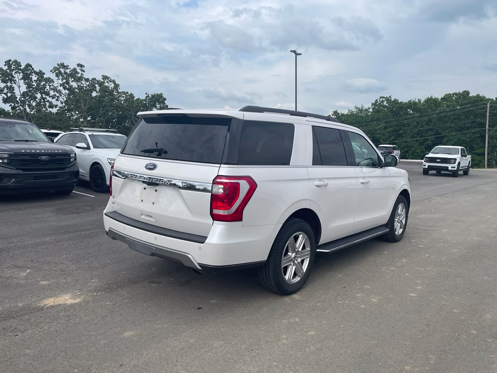 2019 WHITE PLATINUM MET TRI-COAT Ford Expedition XLT RWD SUV